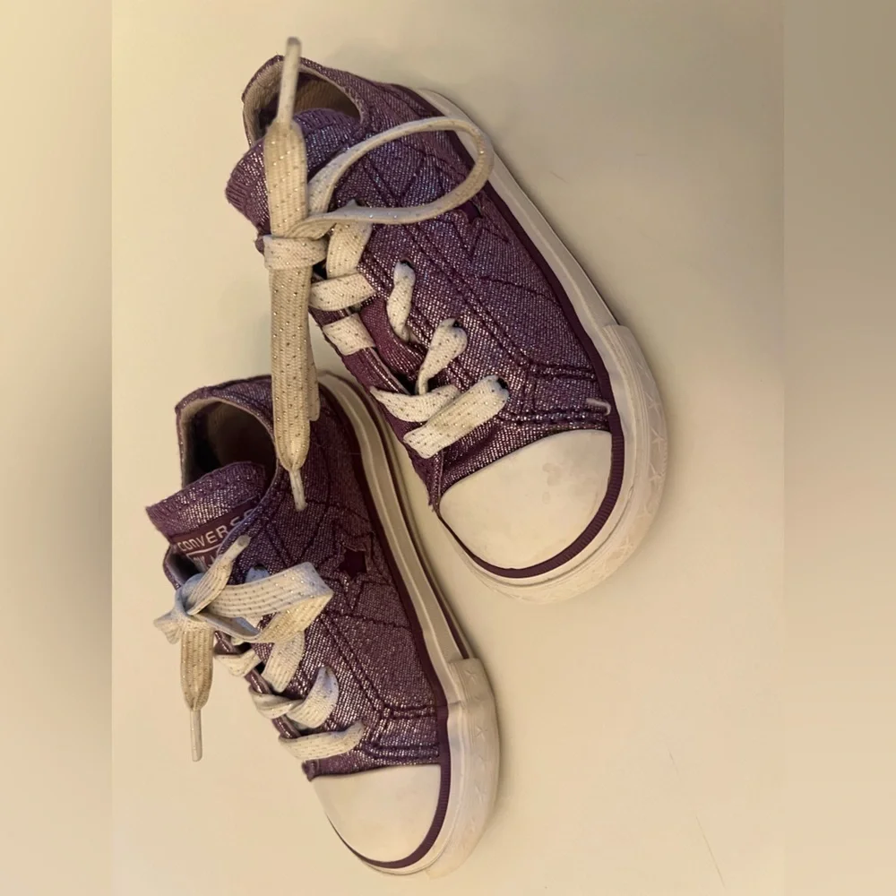 CONVERSE ONE STAR PURPLE GLITTER,  SILVER SPECKLED STRINGS SNEAKERS  INFANTS 6
